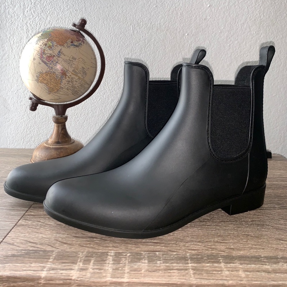 J.Crew Chelsea boots in black